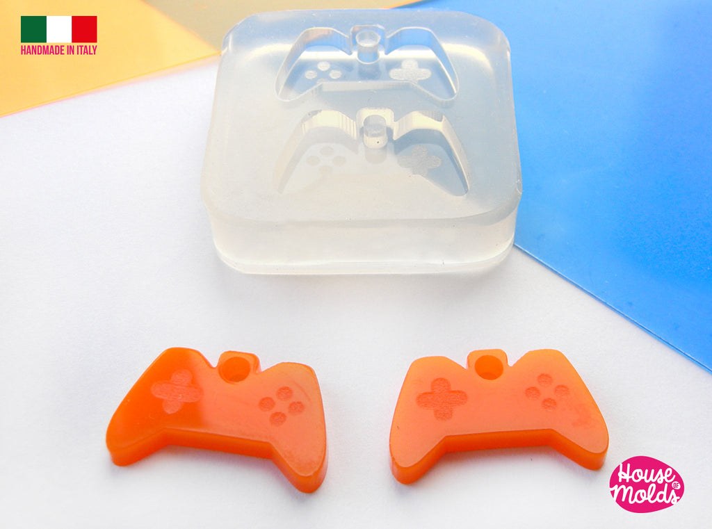 Gamer Controllers dangles earrings / pendants  Clear Mold  - 21 x 13 mm   -  thickness 3 mm -  carved details and premade holes on top  - house of molds
