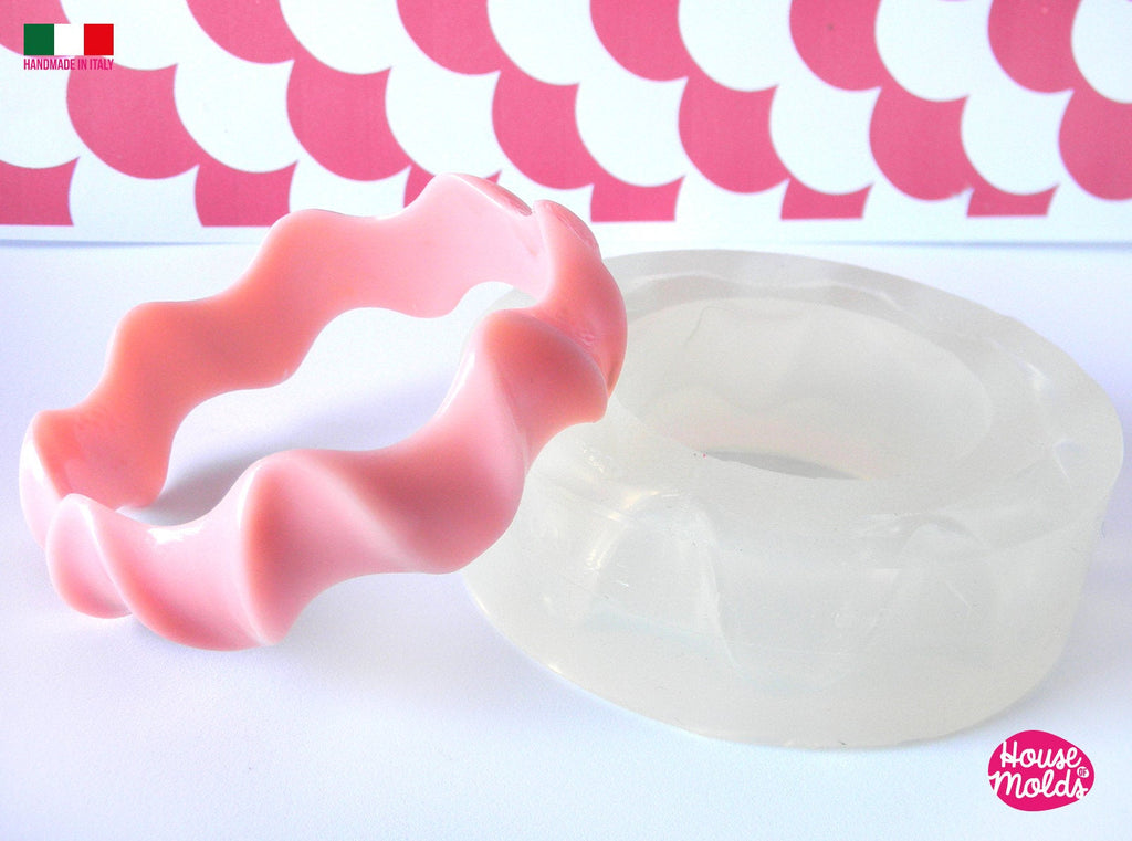 Ruched fancy  Bangle Clear Mold, 66 mm inner diameter 23 mm heigth resin bangle , super shiny results